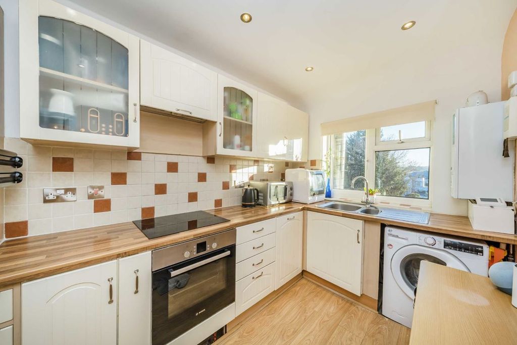 Property photo 3 of 5