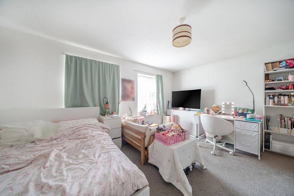 Property photo 2 of 6 Studio Room