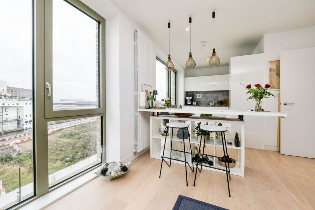 Property photo 2 of 26