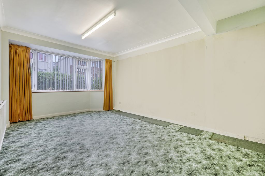Property photo 2 of 22 Picture No. 32