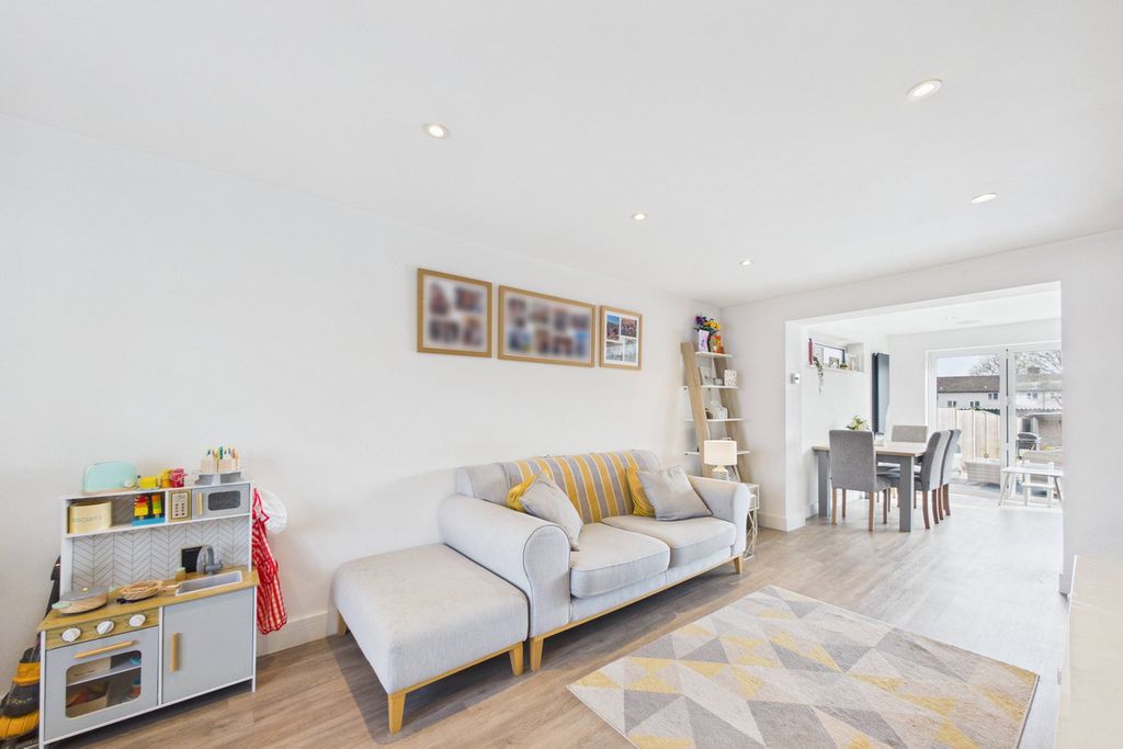 Property photo 3 of 22