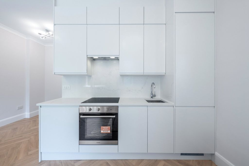 Property photo 3 of 11 Picture No. 11