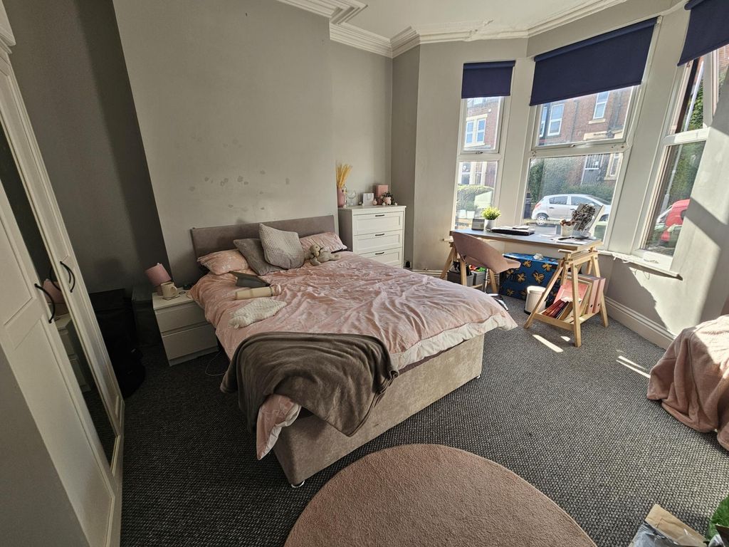Property photo 3 of 19 A Bright And Inviting Master Bedroom Featuring A c...