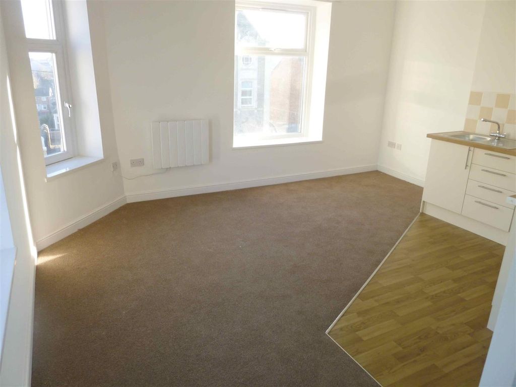 Property photo 2 of 6