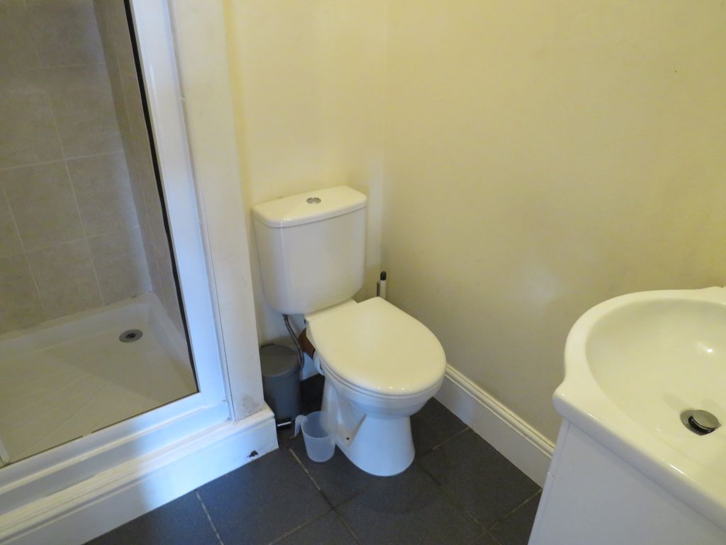 Property photo 3 of 7 Shower Room