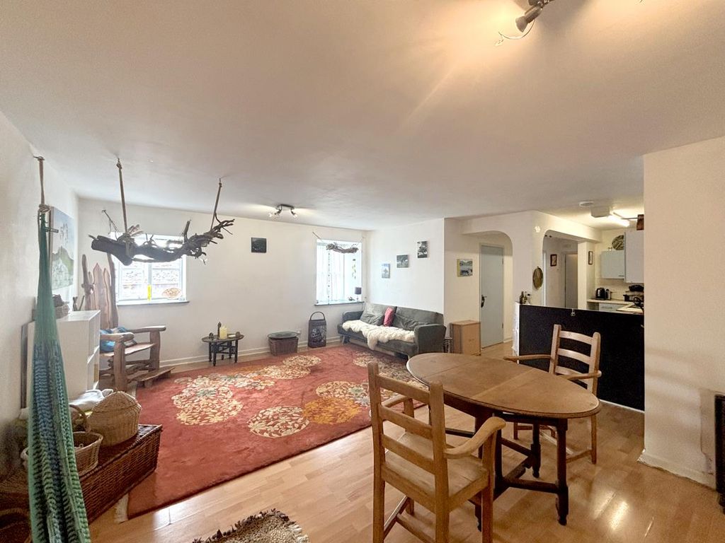 Property photo 3 of 13 Image00012.Jpg