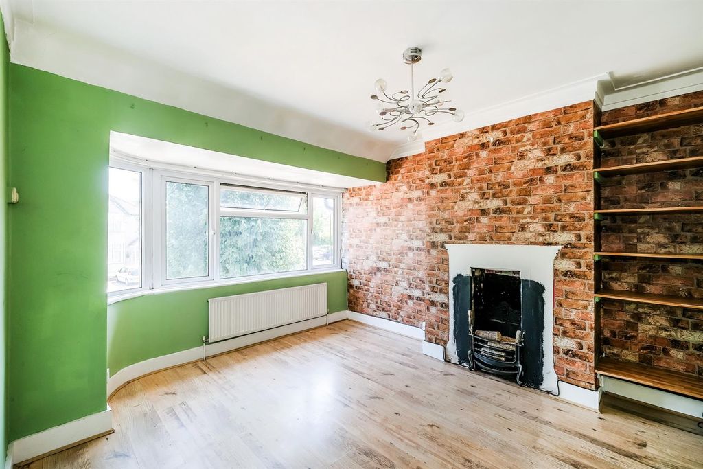 Property photo 2 of 19