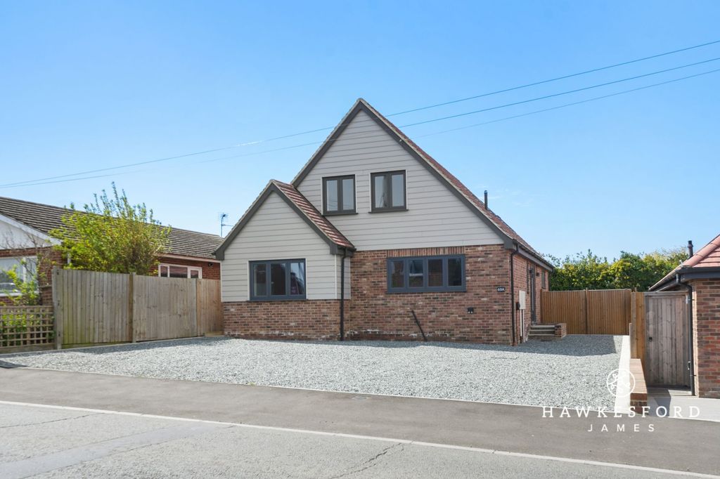 Property photo 1 of 20 Barton Hill Drive, Minster On Sea - Front