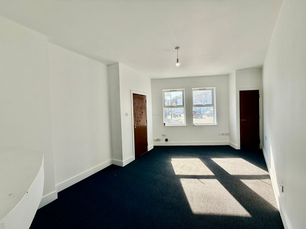 Property photo 3 of 12 Image
