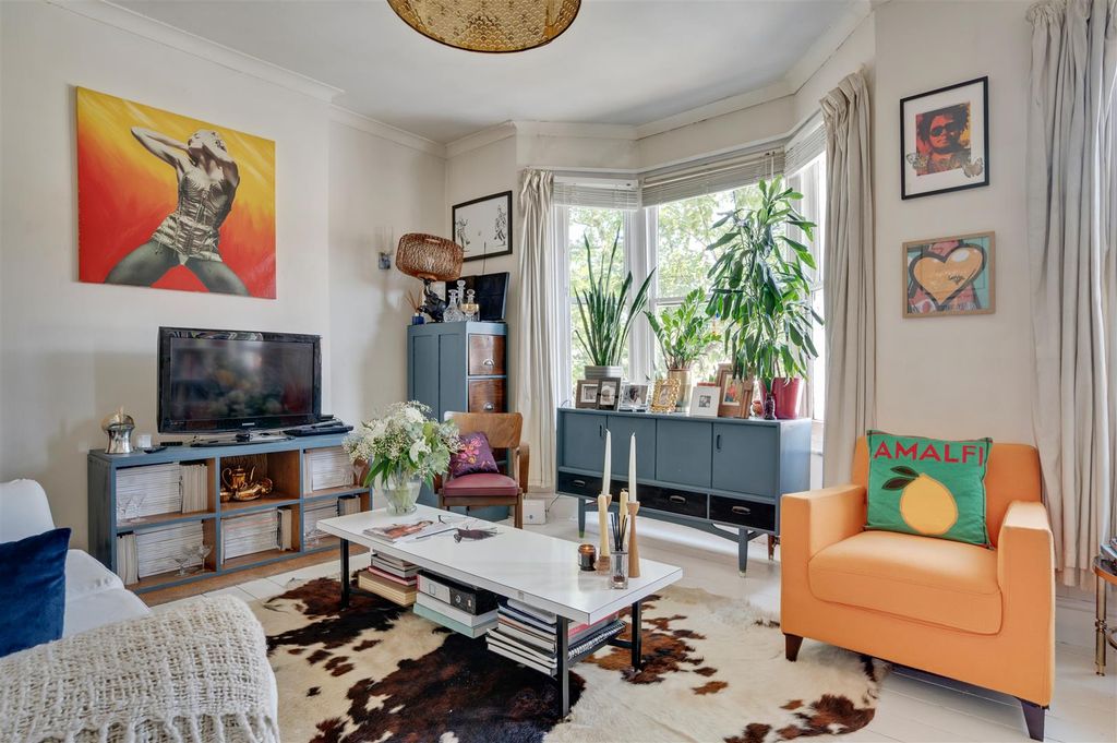 Property photo 3 of 11 Daniels_79A Villiers Road_006.Jpg