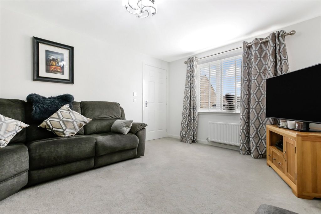 Property photo 3 of 23 Picture No. 17