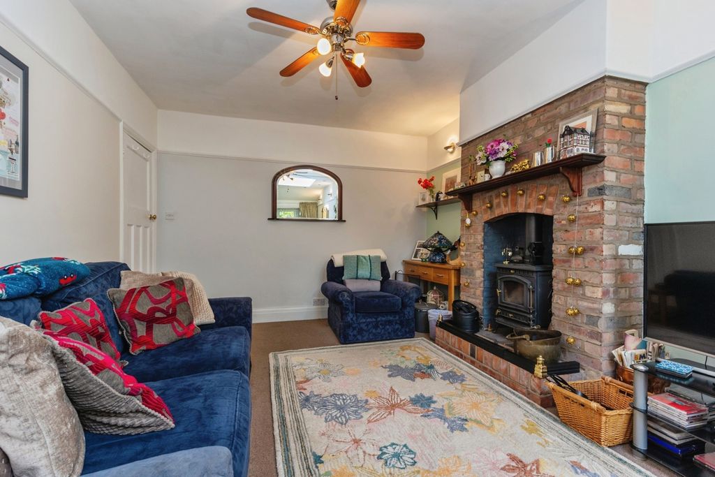 Property photo 3 of 21 Pbox-Img.Jpg