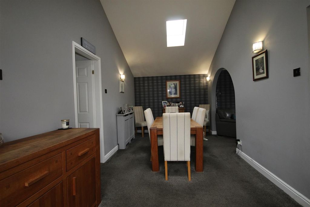 Property photo 1 of 25 Dining Room