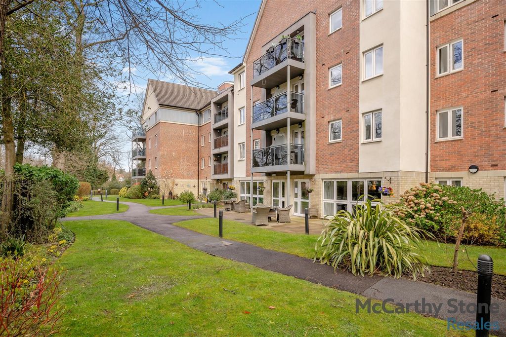 Property photo 1 of 16 8683858-Exterior15.Jpg