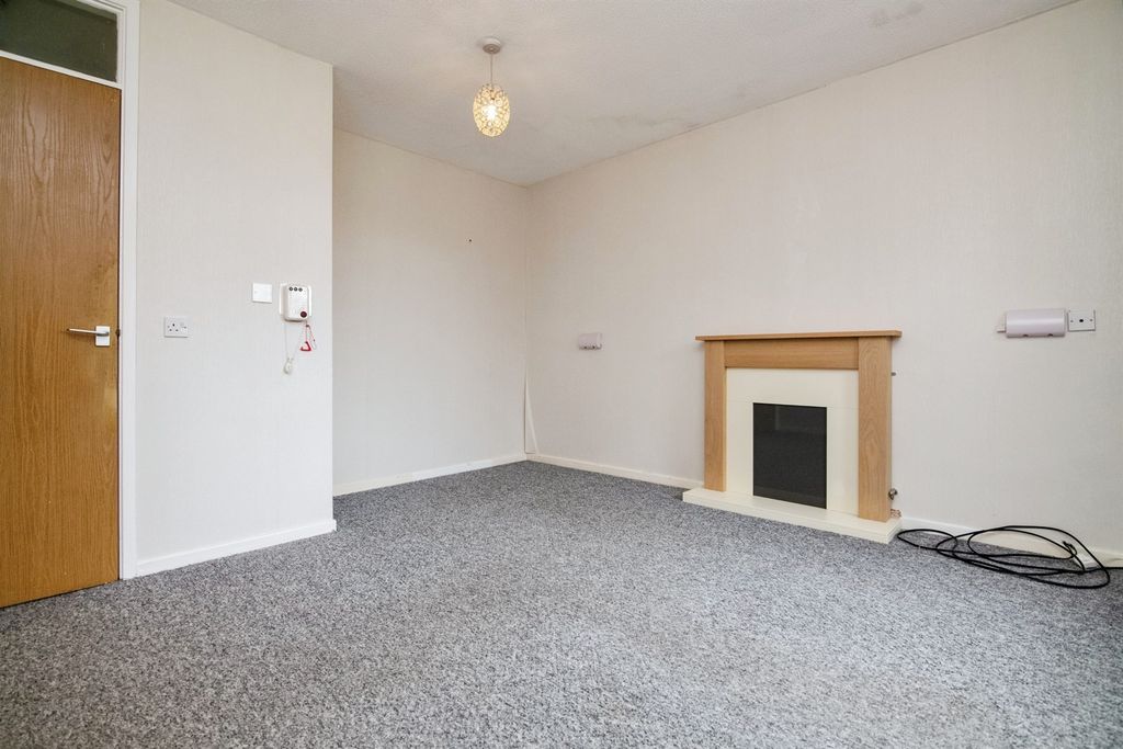 Property photo 2 of 16 Lounge/Dining Room