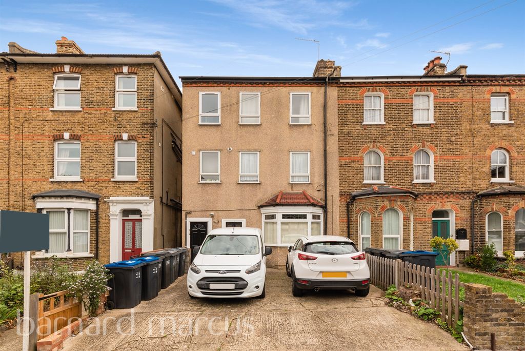 Property photo 2 of 9