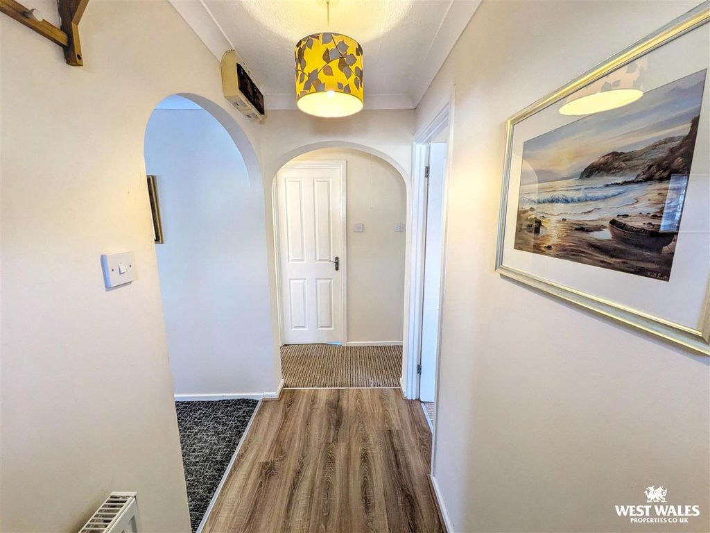 Property photo 3 of 22 12910.Jpg