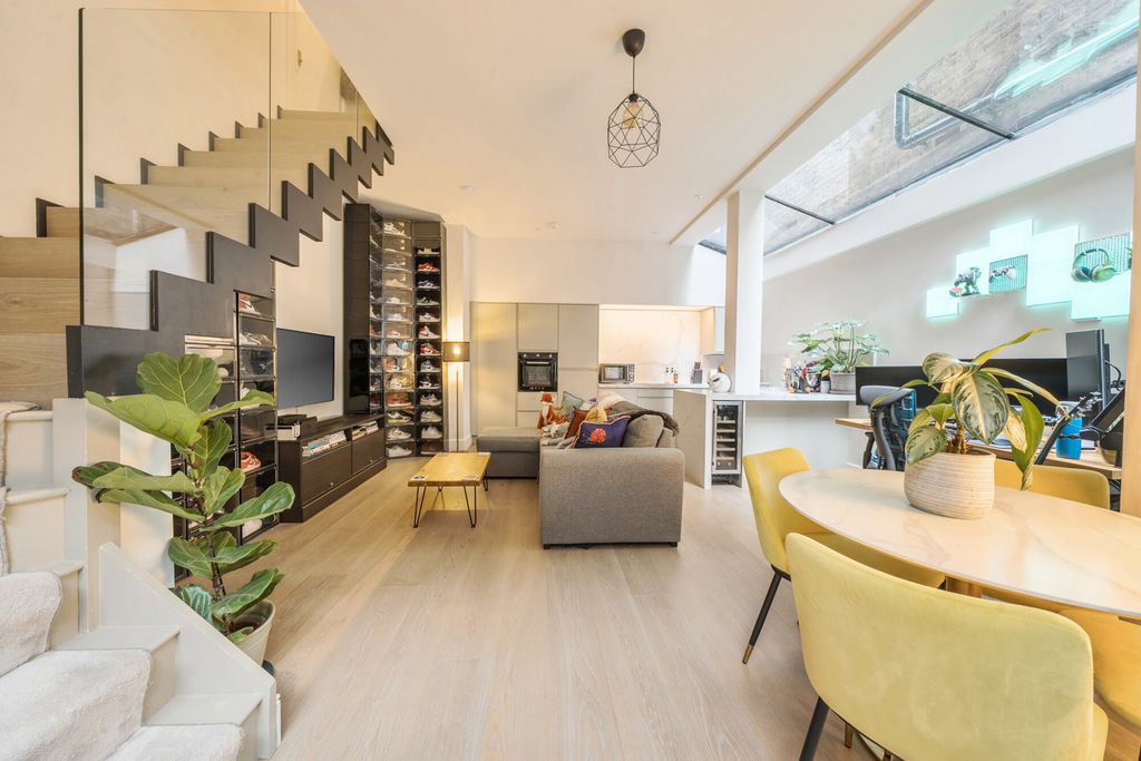 Property photo 2 of 20 1381329-20-691495...