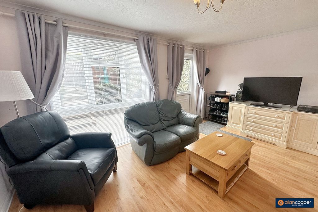 Property photo 2 of 13 4515153