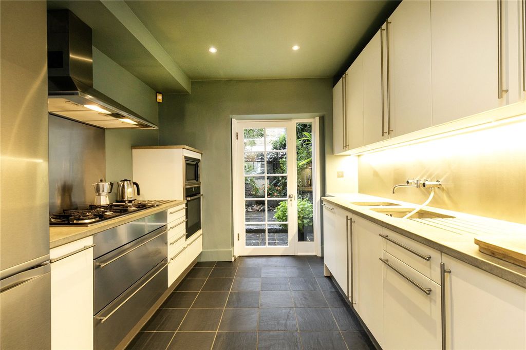Property photo 2 of 26 Kitchen