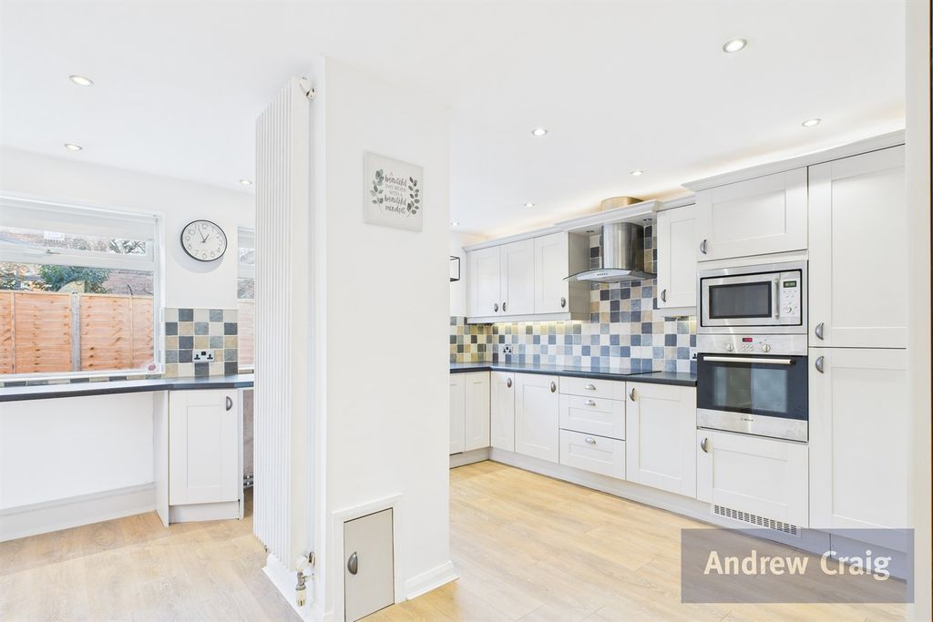 Property photo 3 of 20 Kitchen Breakfast Room