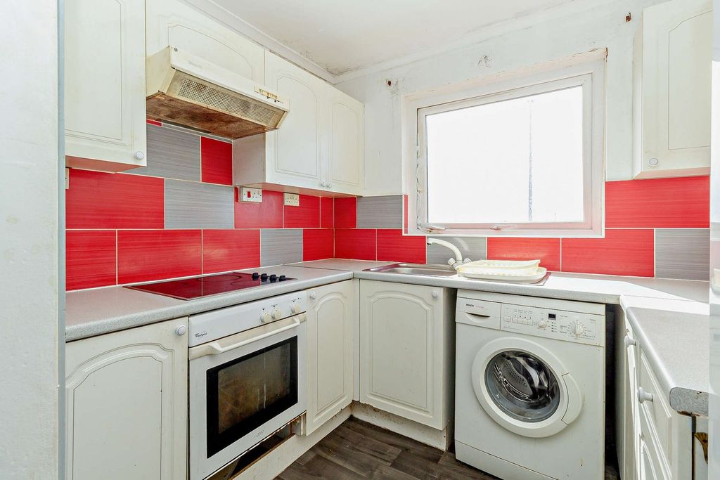 Property photo 3 of 20