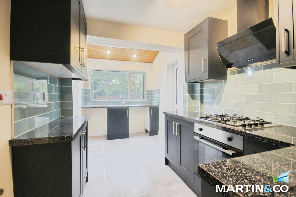 Property photo 3 of 10 Picture7