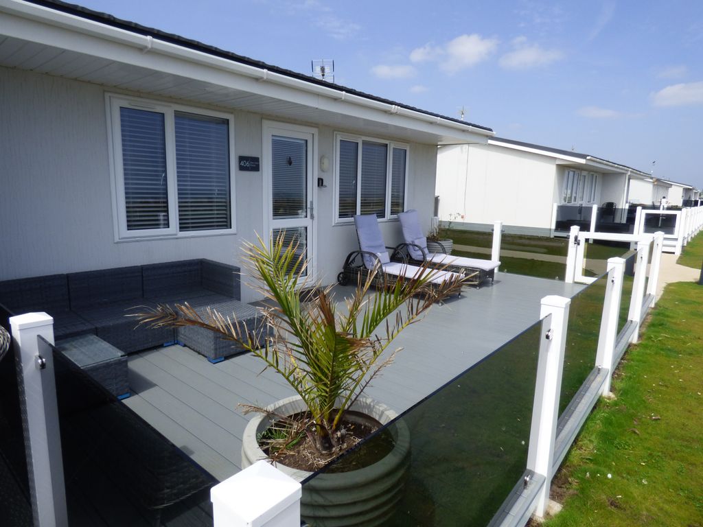 Property photo 1 of 21 2 Bedroom Semi-Detached Holiday Chalet With Incredible Front Line Sea Views.  Fully Furnished With All Contents Included