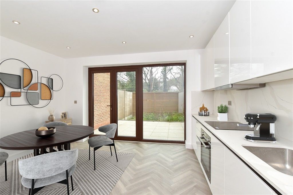 Property photo 3 of 12 Kitchen/Dining