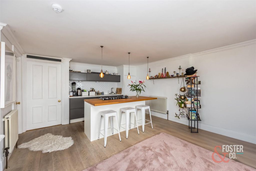 Property photo 3 of 19 Marine Parade 127, Collingwood House 11-010(1).Jpg