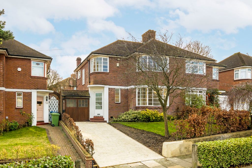 Property photo 1 of 9 Picture No. 11