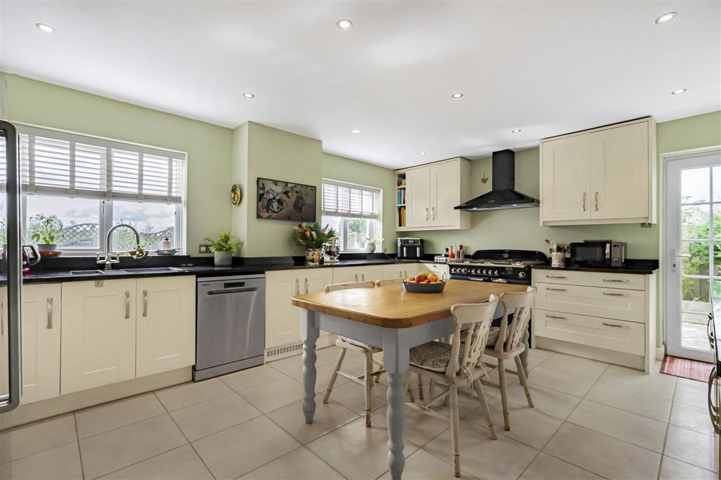 Property photo 3 of 29 9_62592.Jpg