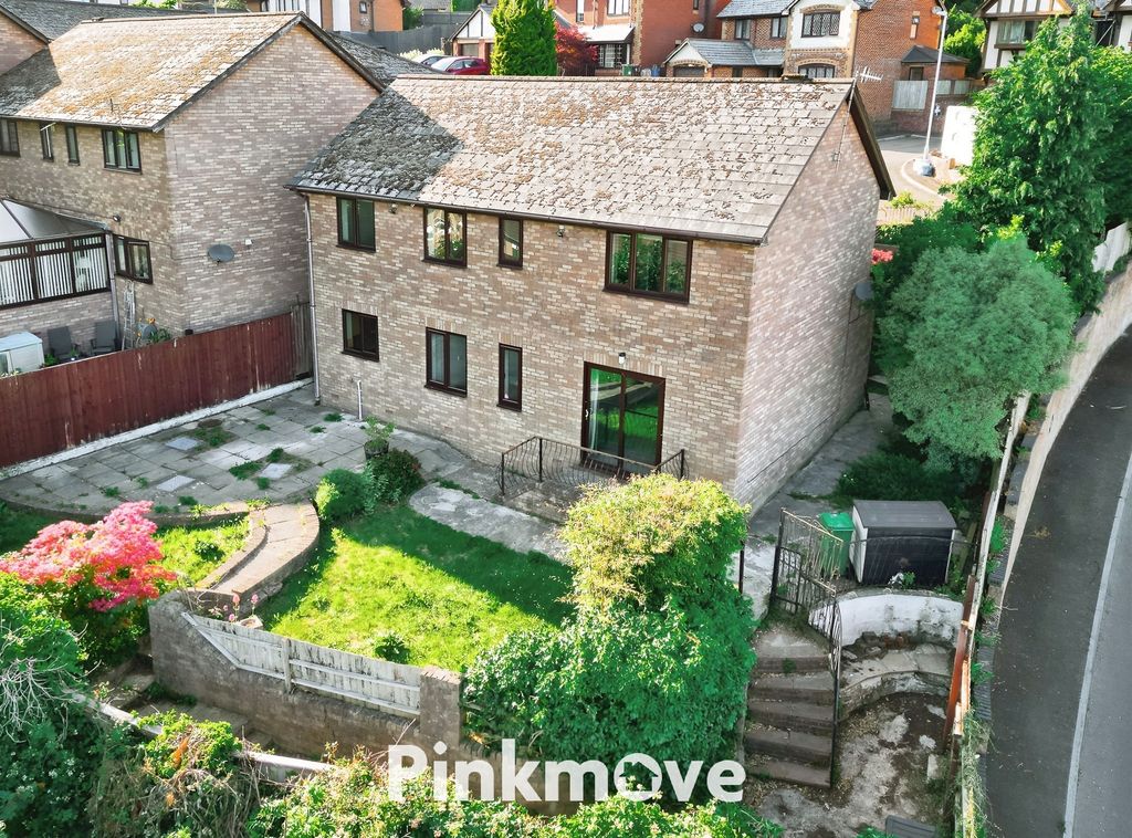 Property photo 1 of 28