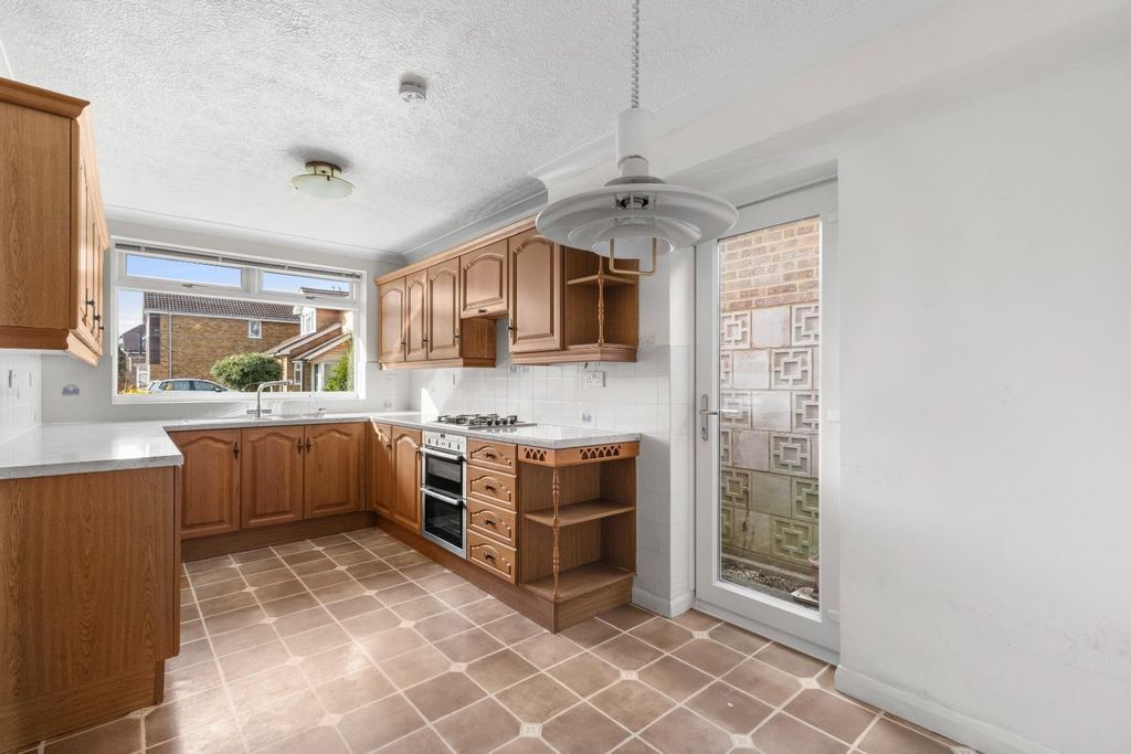 Property photo 3 of 16 Kitchen Breakfast Room