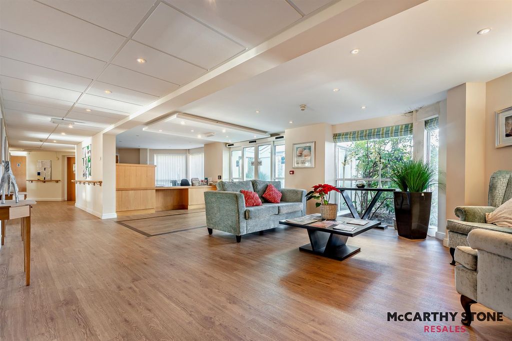 Property photo 3 of 64 8582273-Interior17-800.Jpg