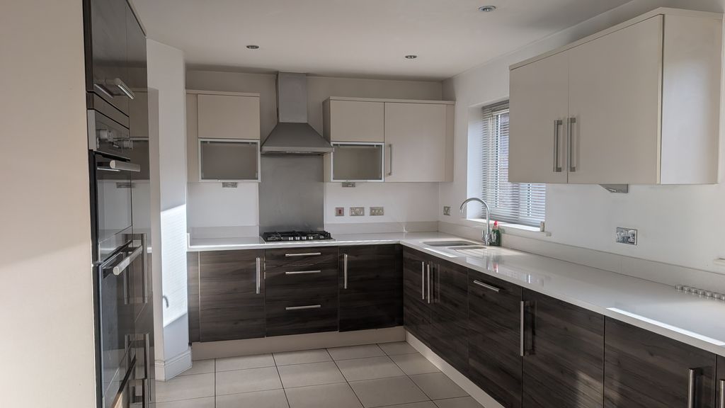 Property photo 2 of 6 1000026090