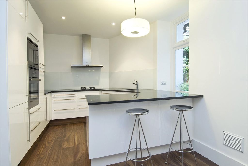 Property photo 1 of 8 A08J3000000Lfmniaw_Cof240038_01.Jpg