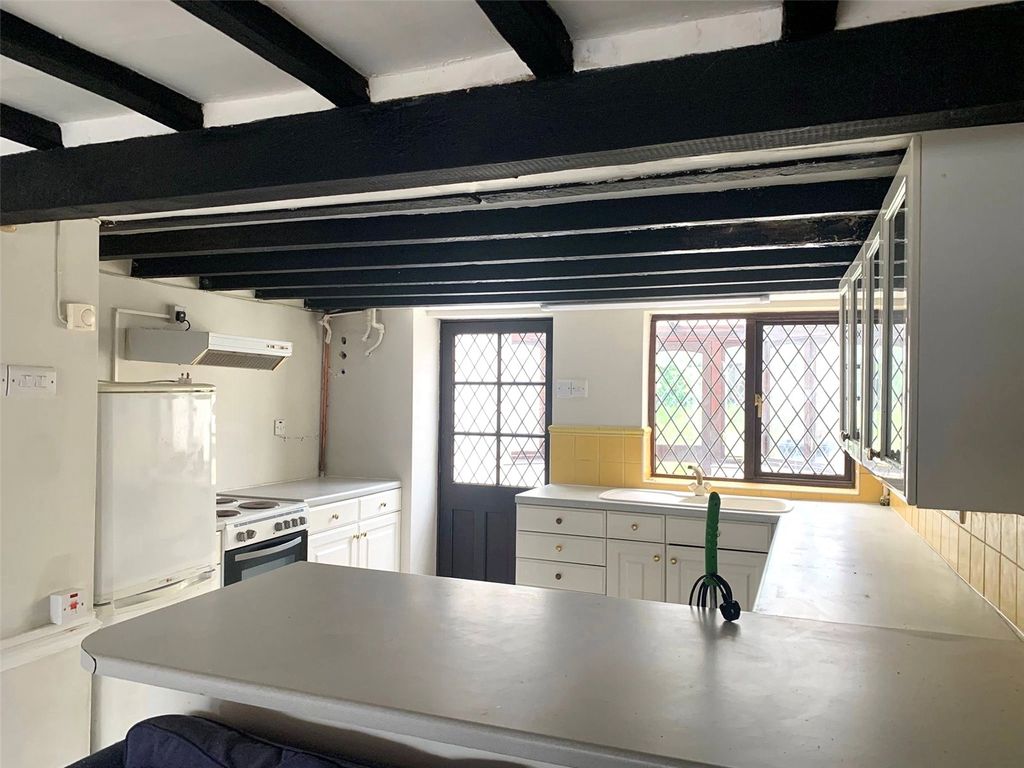 Property photo 2 of 10 Kitchen