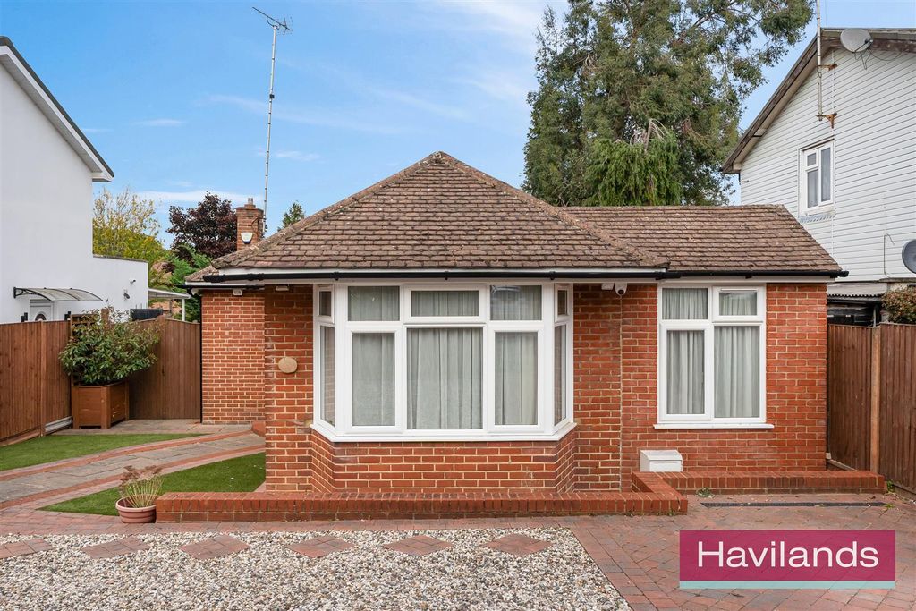 Property photo 2 of 22 Lindal Crescent-21.Jpg