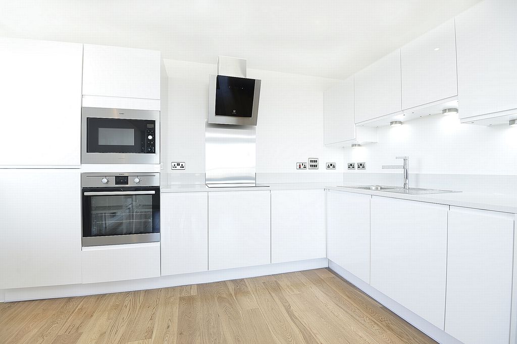 Property photo 1 of 6 Excellent Modern 2 Bedroom Apartment