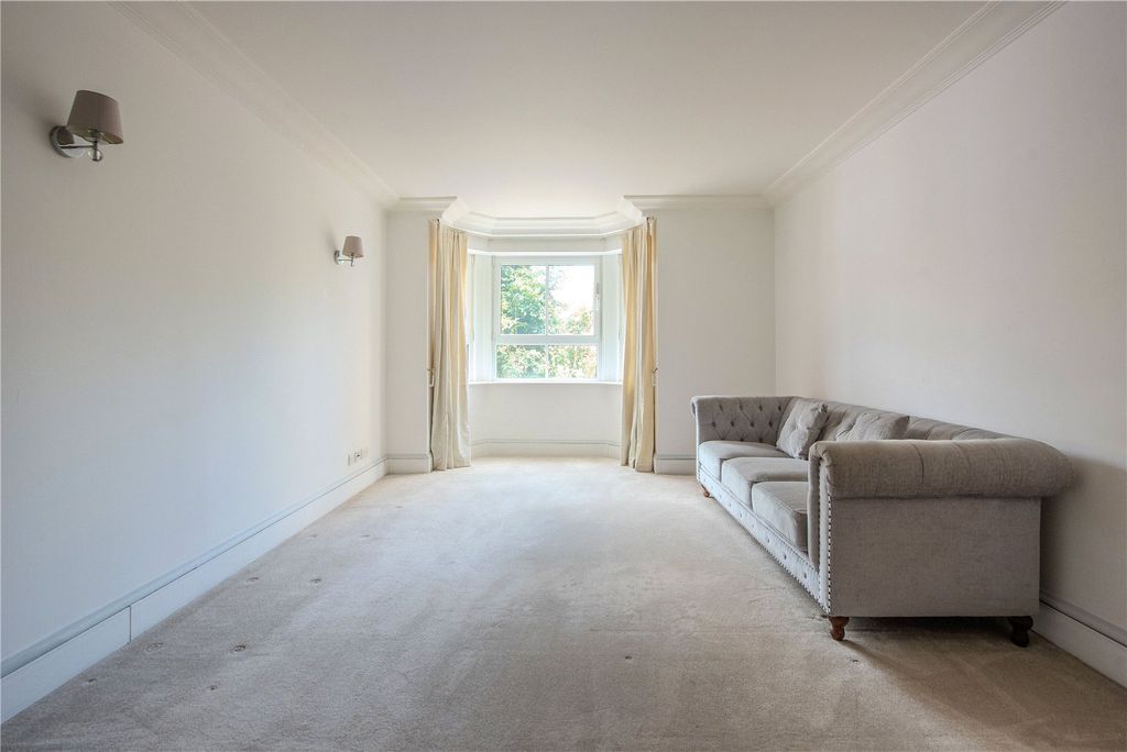 Property photo 2 of 9 Reception