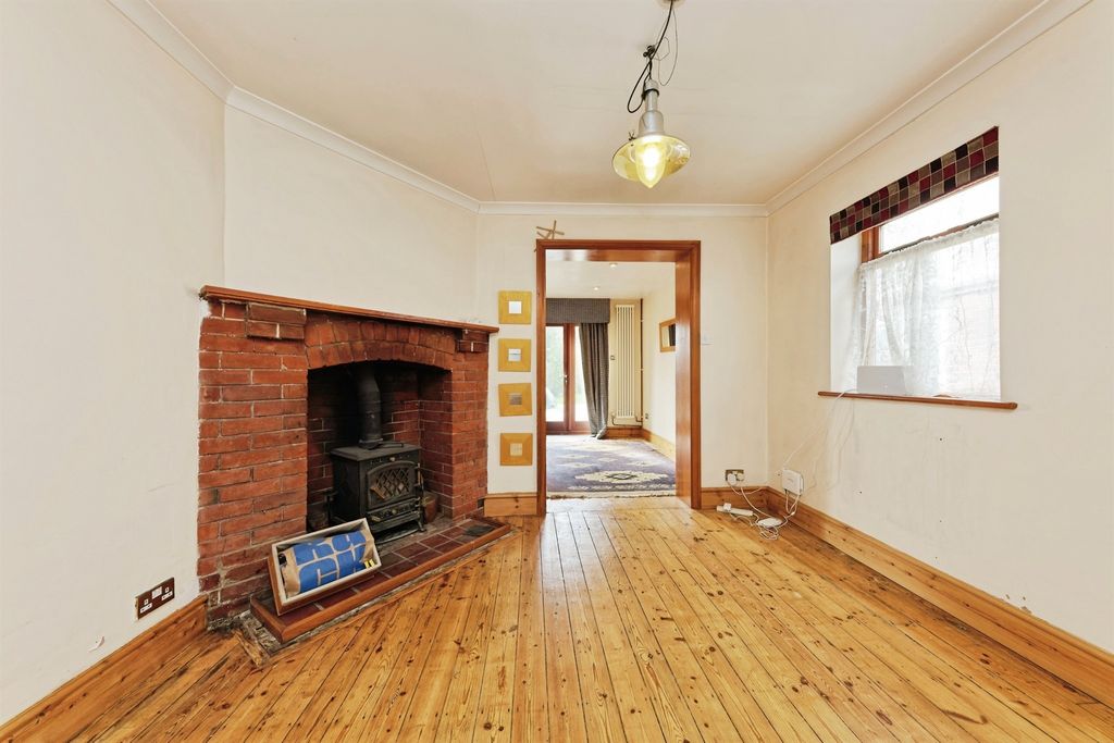 Property photo 3 of 18