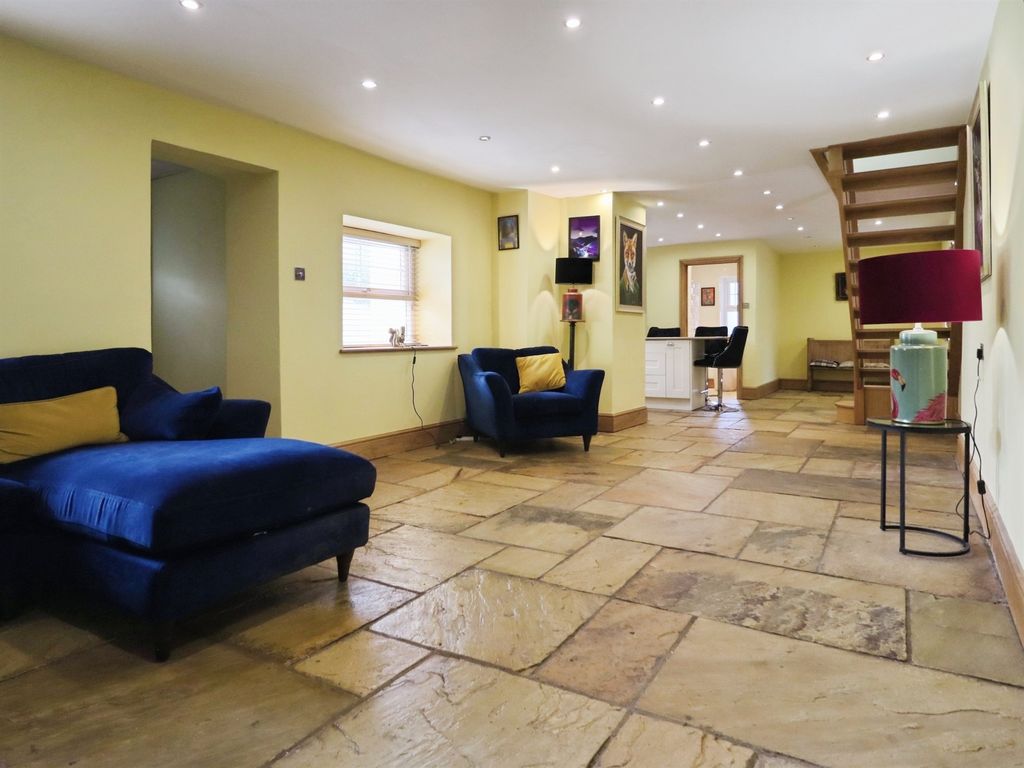 Property photo 3 of 22