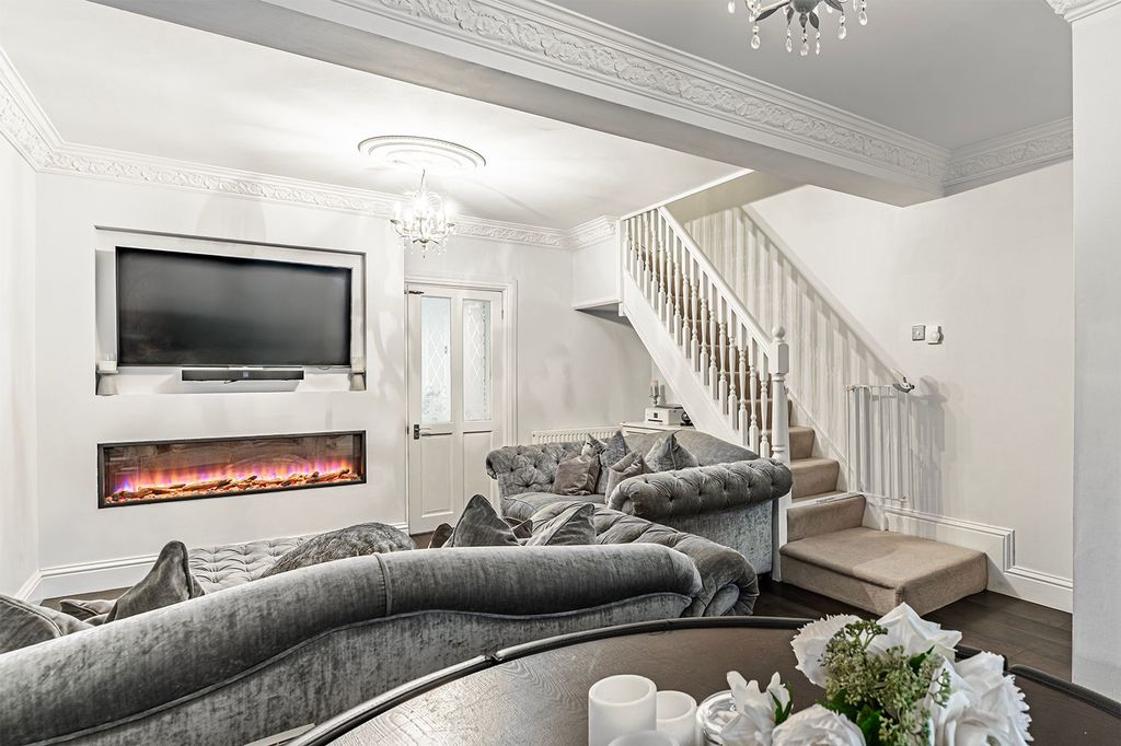 Property photo 3 of 26