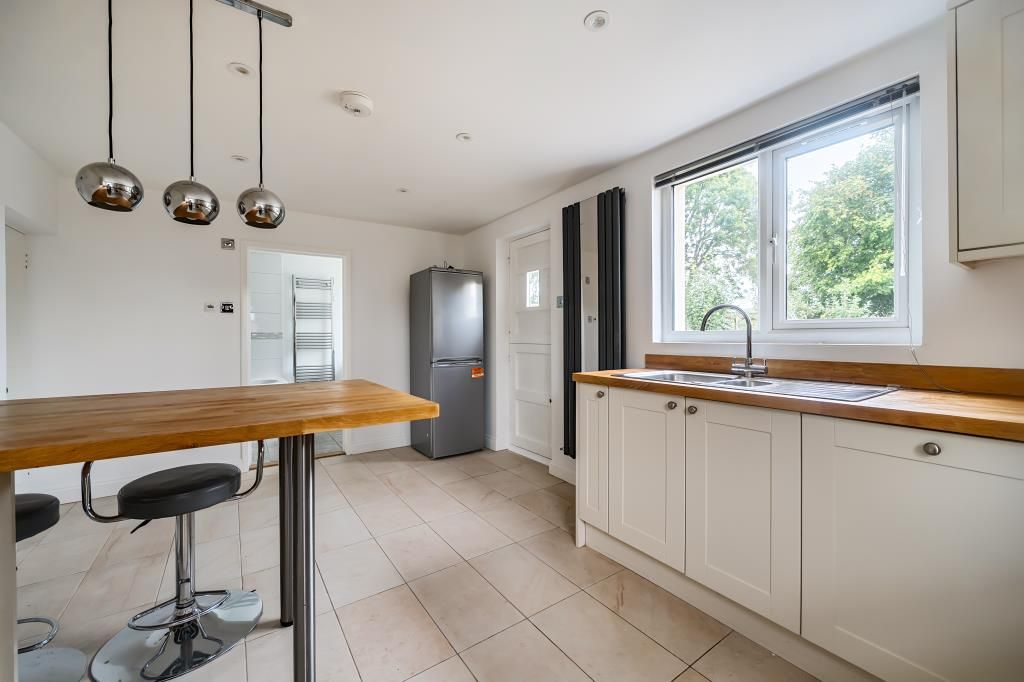 Property photo 3 of 20 Kitchen