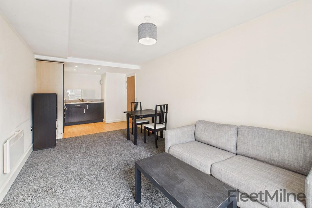 Property photo 2 of 11 Living/Dining Room