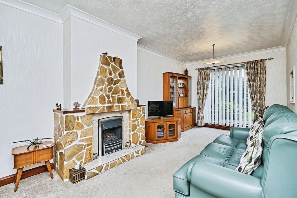 Property photo 2 of 20