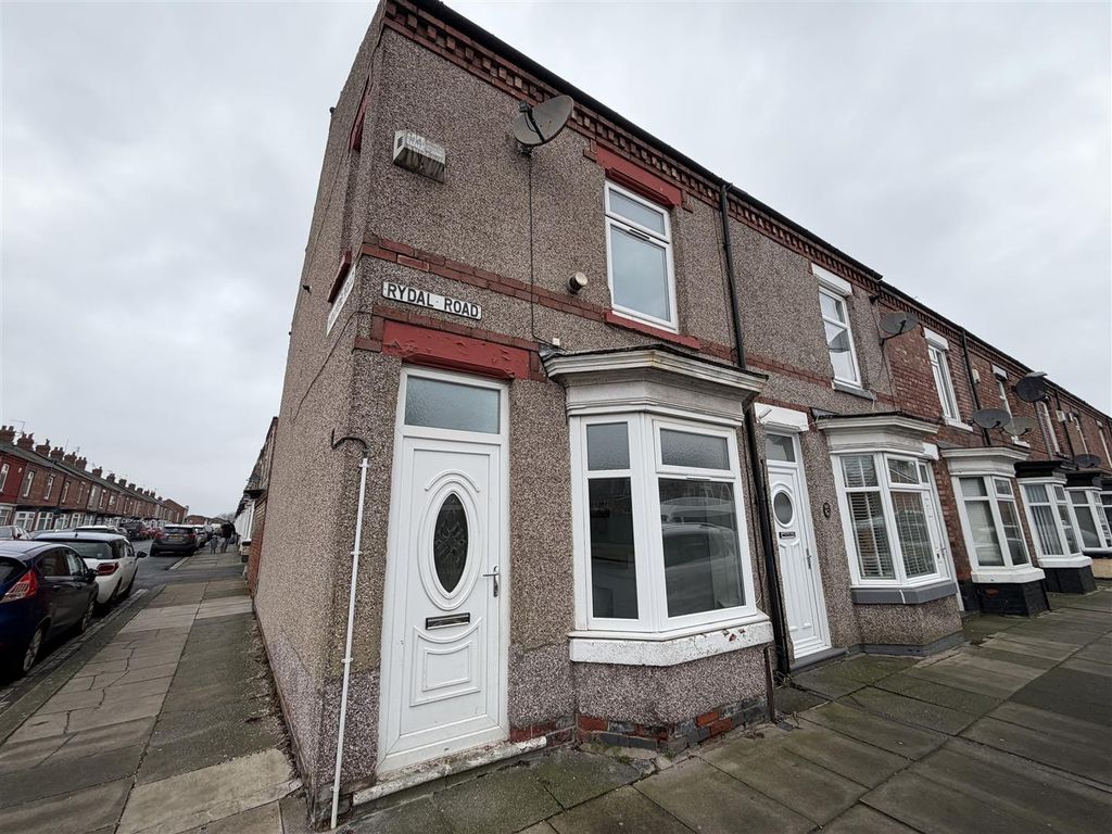 Property photo 2 of 11 Externally