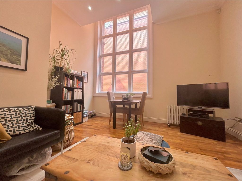 Property photo 2 of 16 Picture No. 02
