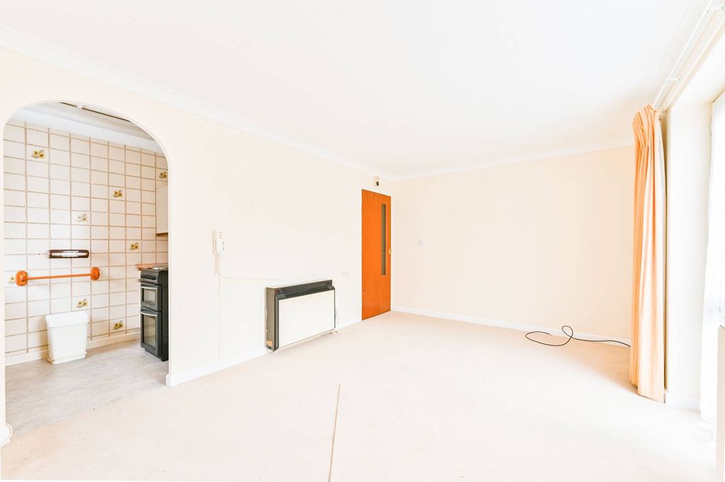 Property photo 3 of 5